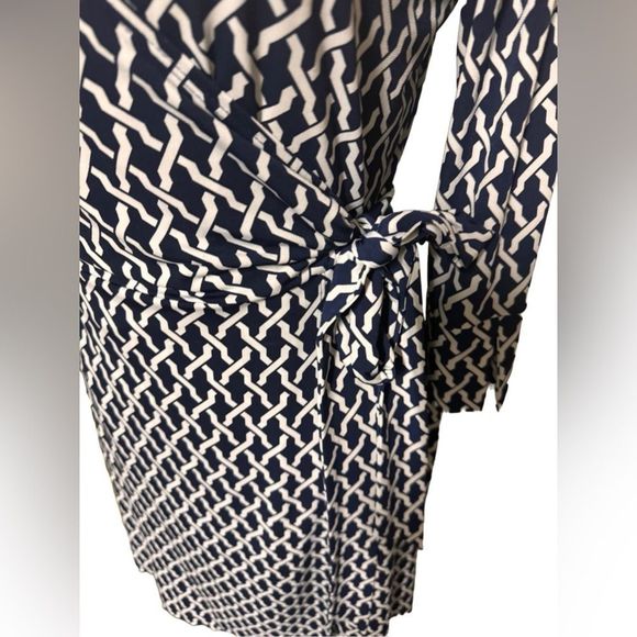 Laundry by Shelli Segal great condition navy and white patterned wrap dress XS - Picture 3 of 4